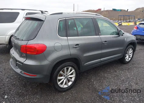 2017 Volkswagen Tiguan 2.0T Wolfsburg Edition z USA, uszkodzony, nr VIN WVGSV7AX8HK011905